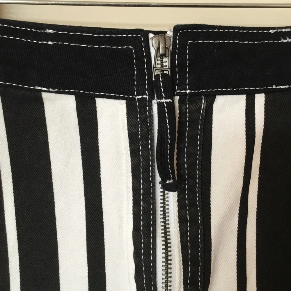 BDG Urban Outfitters Black & White Striped Denim Mini Skirt - XS